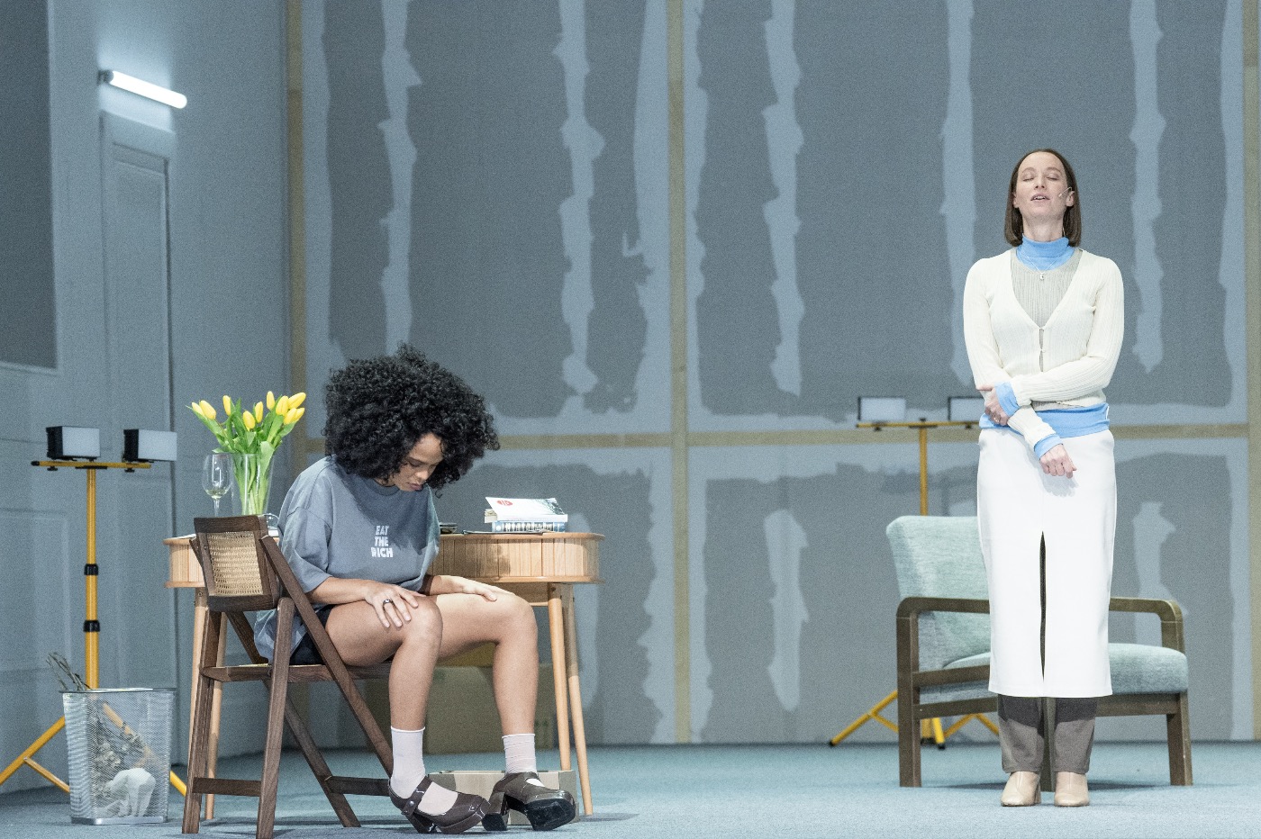 Wir töten Stella – Schauspielhaus Graz – Jakab Tarnóczi adaptiert Marlen Haushofers Novelle über den Untergang einer Familie